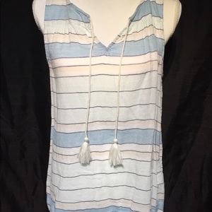 Gap shirt, sleeveless, light weight, ties @ chest